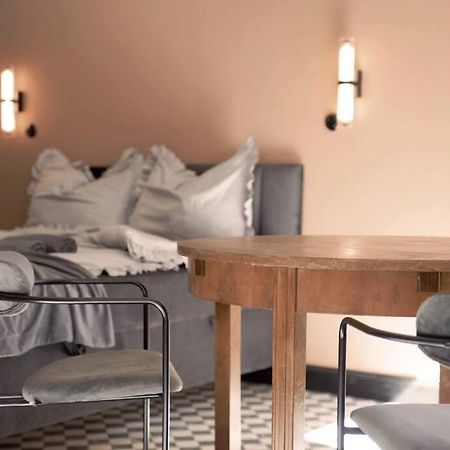 Elegant Apartment In The City Center ヴロツワフ エクステリア 写真