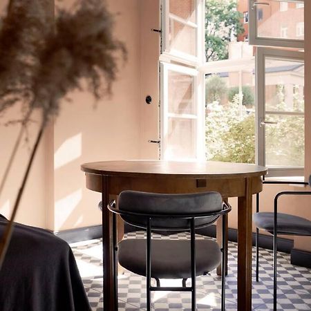 Elegant Apartment In The City Center ヴロツワフ エクステリア 写真
