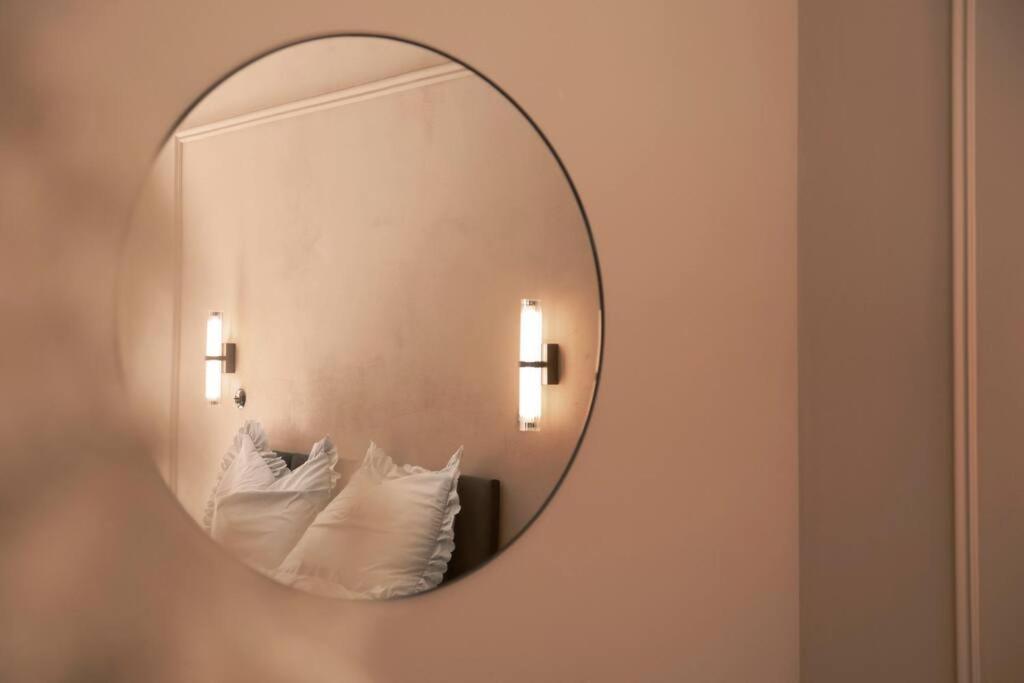 Elegant Apartment In The City Center ヴロツワフ エクステリア 写真