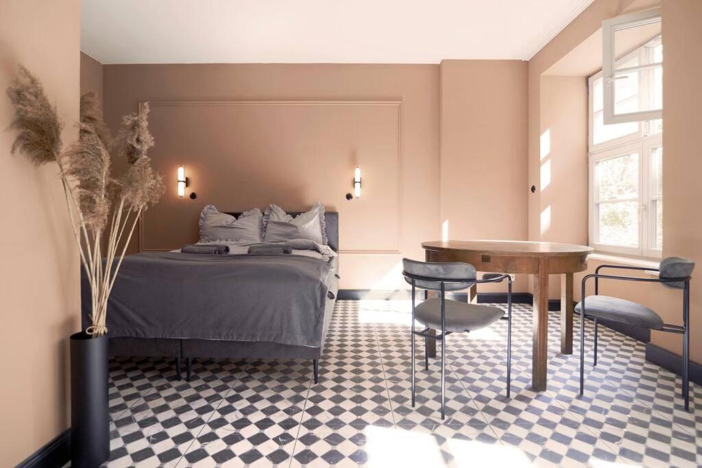 Elegant Apartment In The City Center ヴロツワフ エクステリア 写真