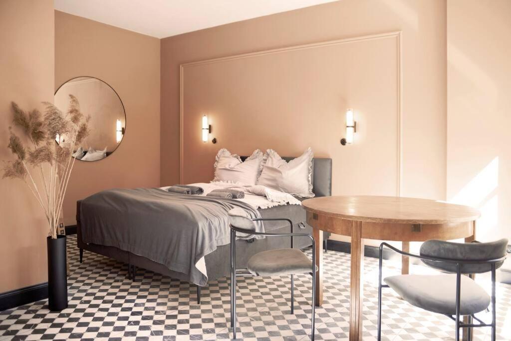 Elegant Apartment In The City Center ヴロツワフ エクステリア 写真